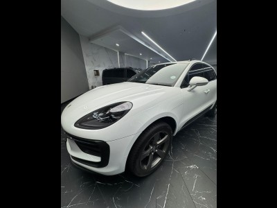 2022 Porsche Macan
